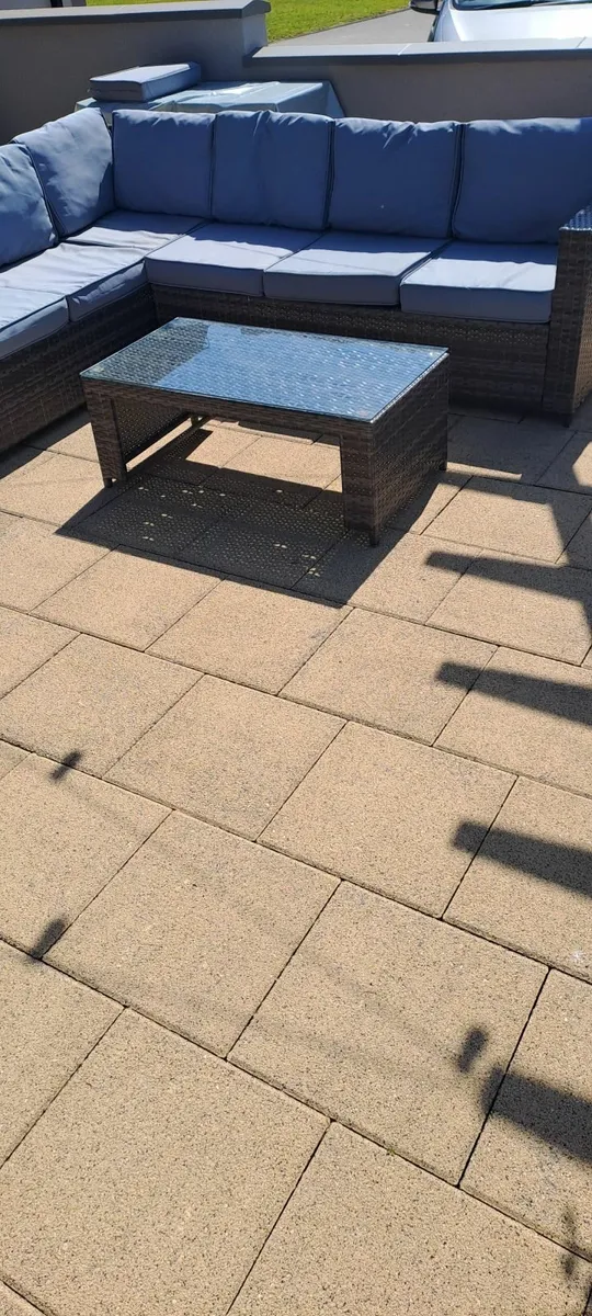 Outdoor furniture - Image 2