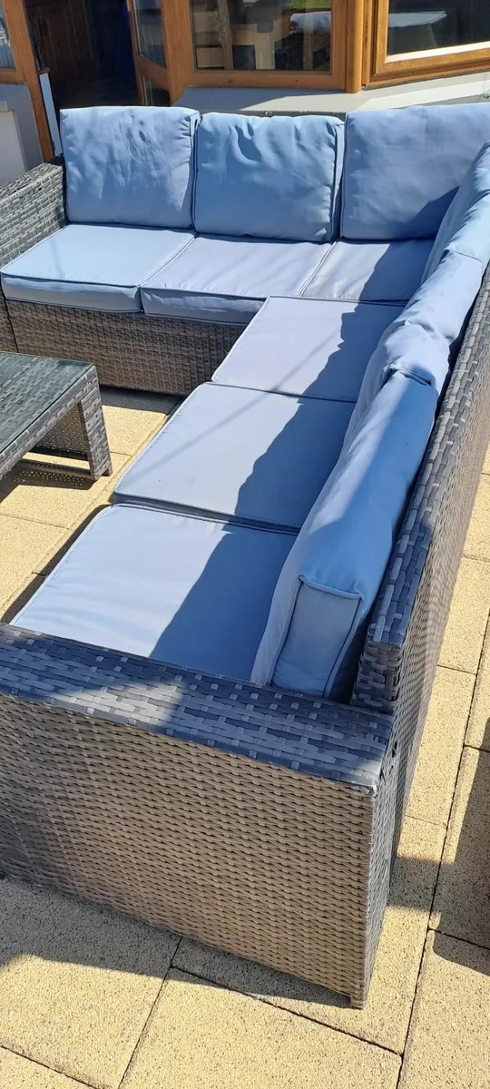 Outdoor furniture - Image 4