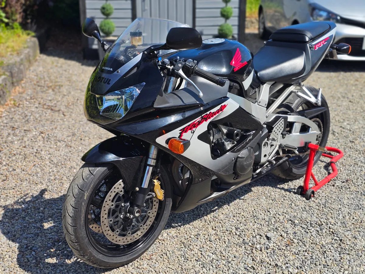 2000 Honda 929RR FIREBLADE ORIGINAL EXAMPLE - Image 1