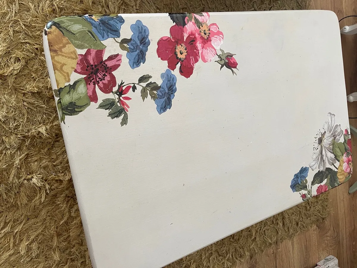 Coffee table - Image 1