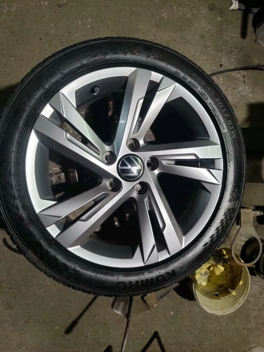 VW 17' OEM VALENCIA MK8 GTI ALLOYS - Image 2