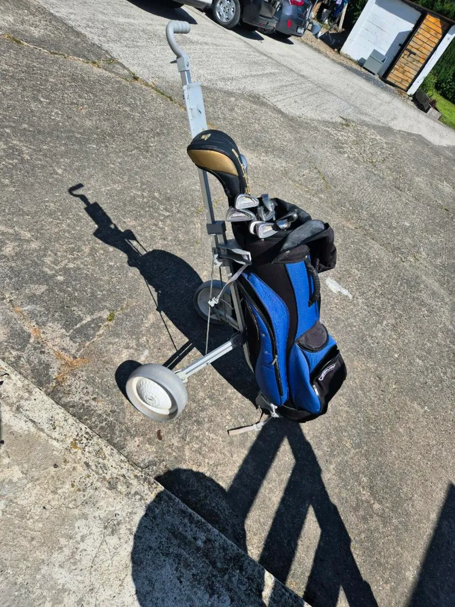 Beginner Golf Set & Trolley - Image 1