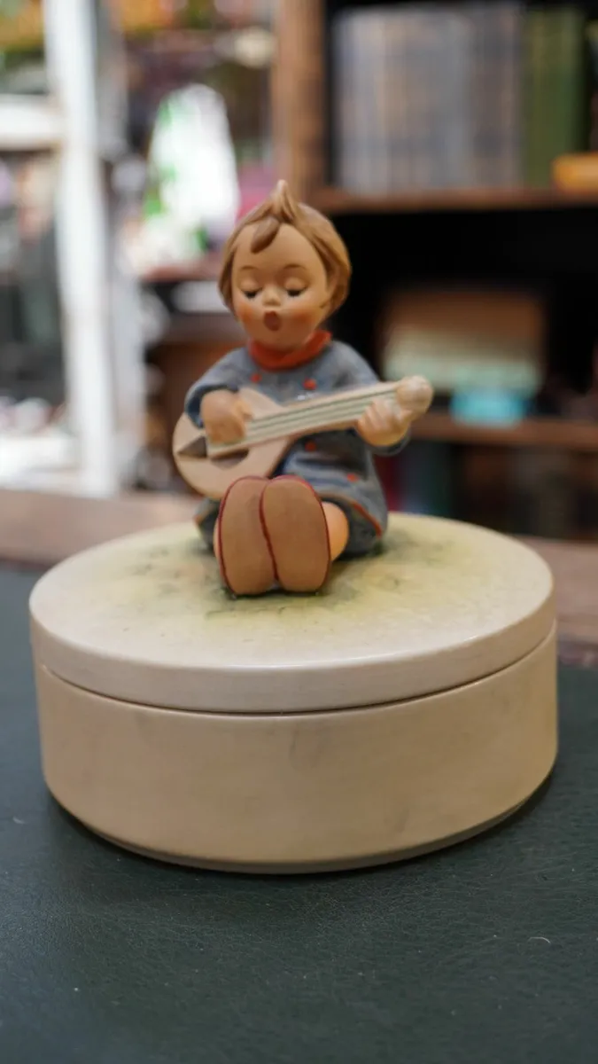 Goebel Hummel Figurine - Serenade - Image 2