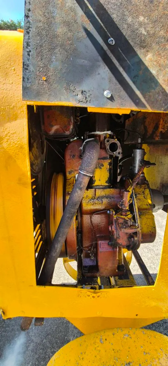 Diesel cement mixer 1966 - Image 2