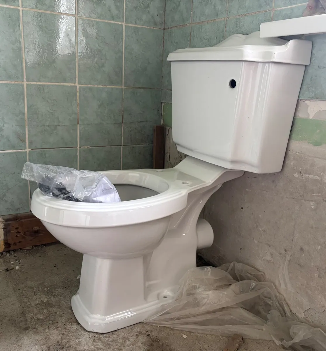 New Bathroom Suite - Image 4