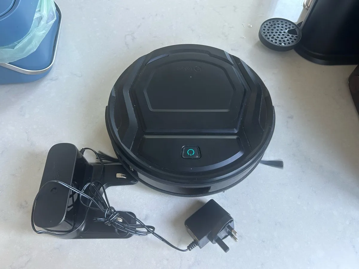Robot Vacuum Cleaner - Image 1