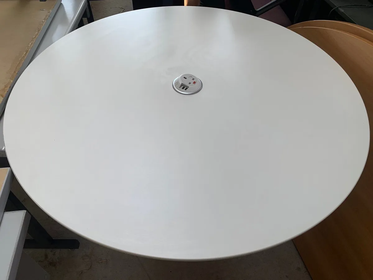 OE Table Charging Points - Image 2