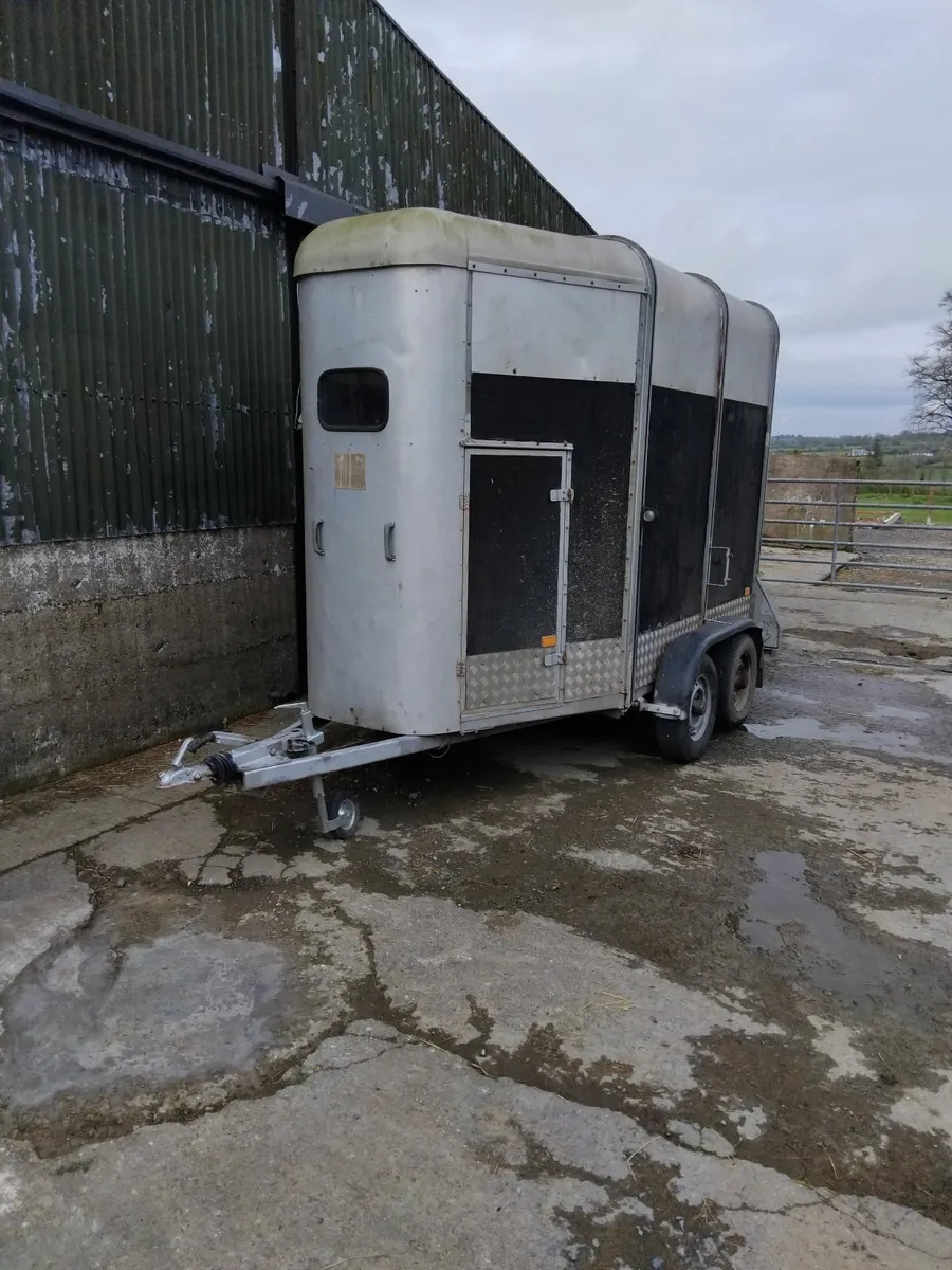 Ivor Williams double horsebox - Image 1