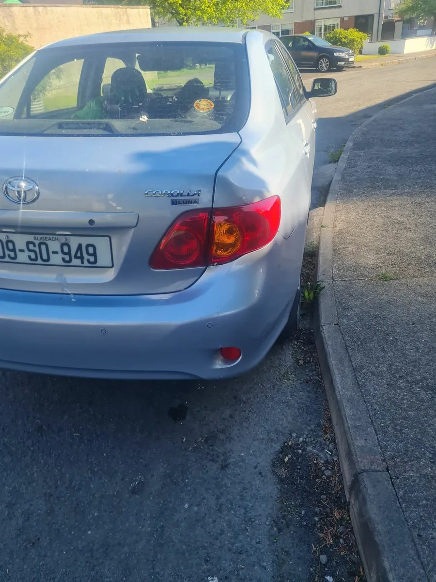 Toyota Corolla 2009 - Image 2