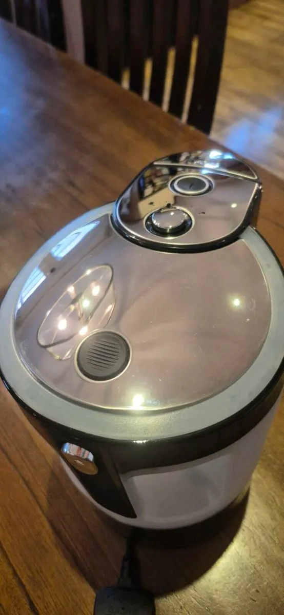 Breville HotCup Hot Water Dispenser Kettle - Image 4