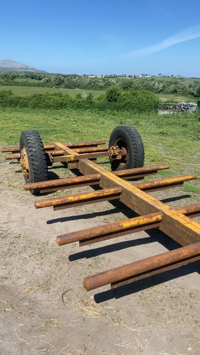 6 Bale trailer - Image 2