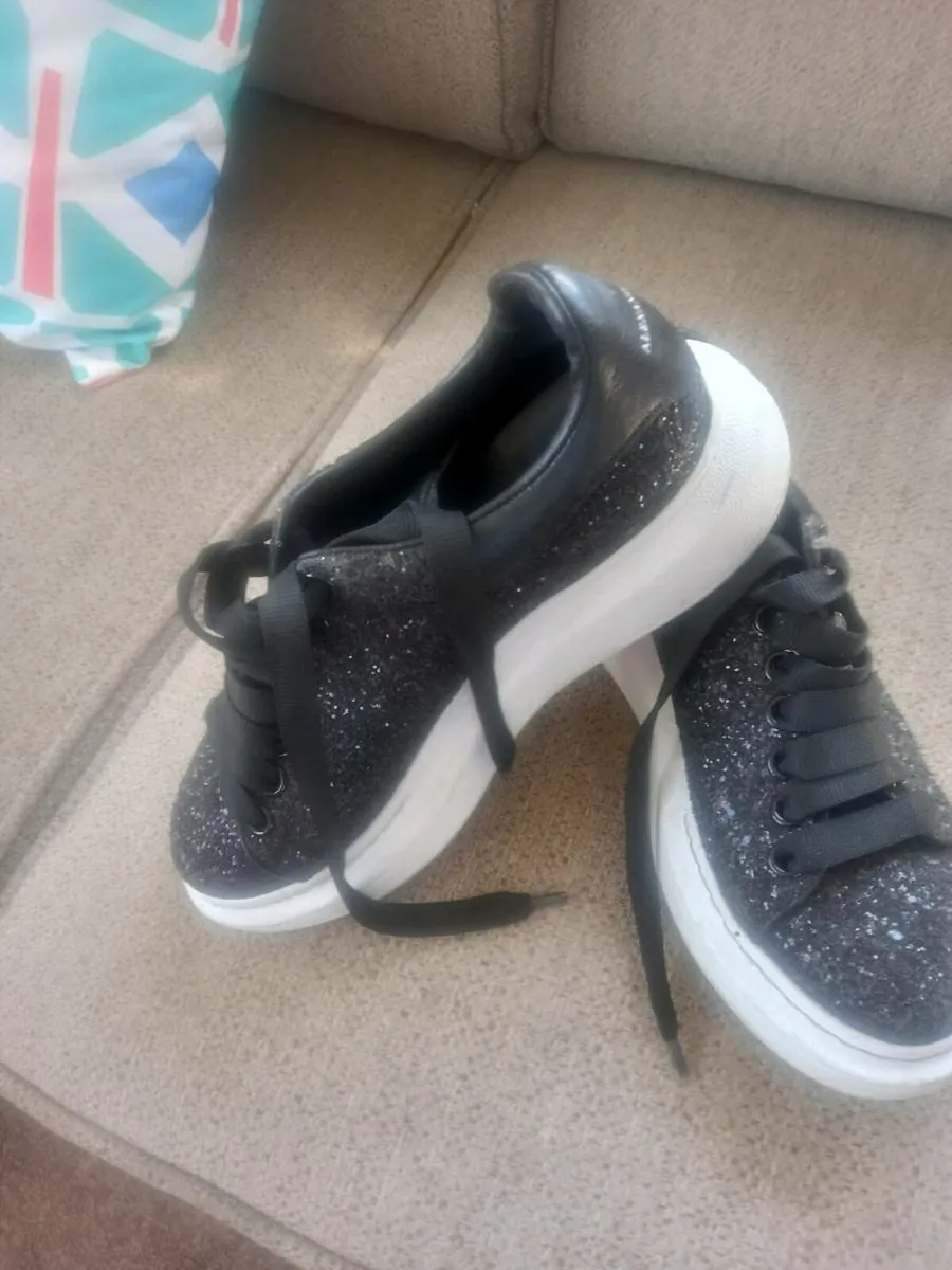 Shoes - Image 4