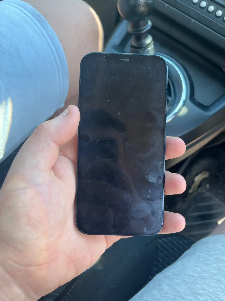 iPhone 12 - Image 1