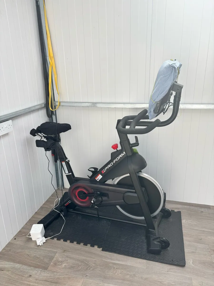 Proform smart power 10 spin bike - Image 1