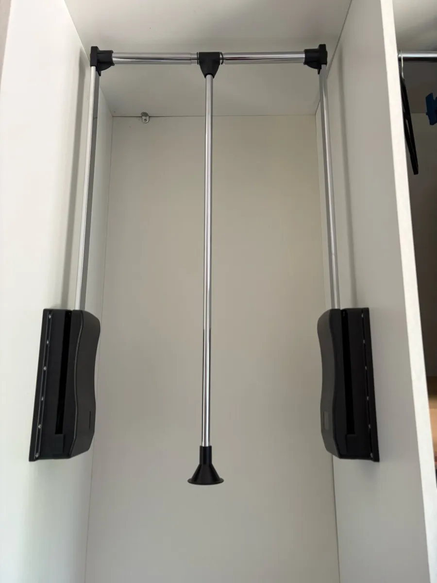 Collapsable clothes rail, in pristine condition - Image 1