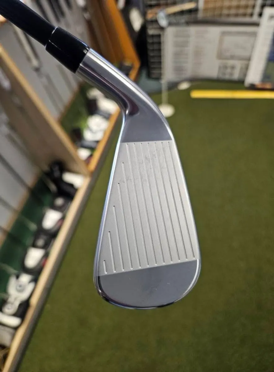 Like New Titleist U505 Gen 3 Forged 3 Iron - Image 4