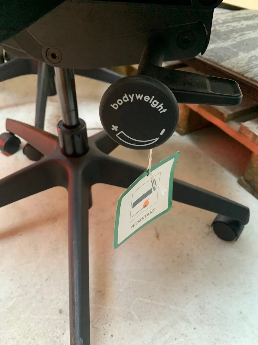 Boss design office chairs - Image 3