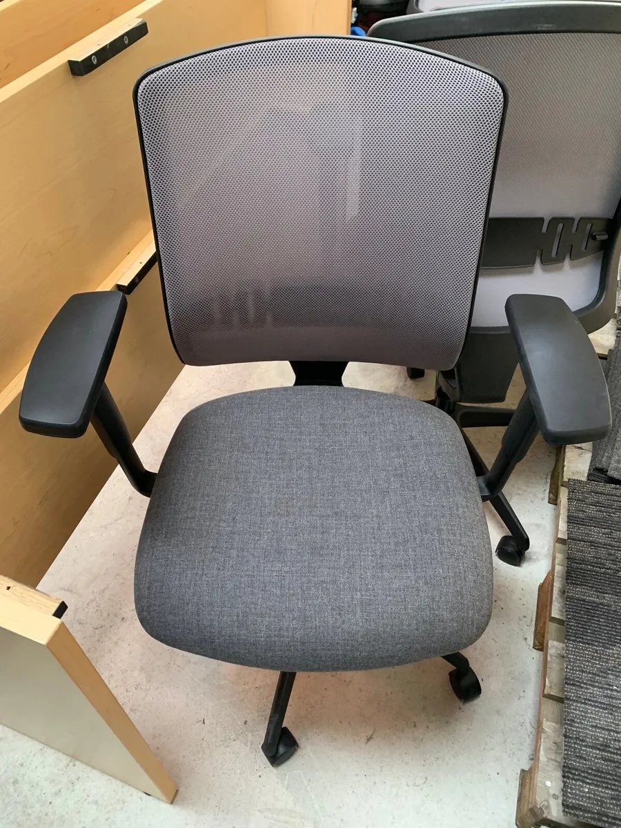 Boss design office chairs - Image 1