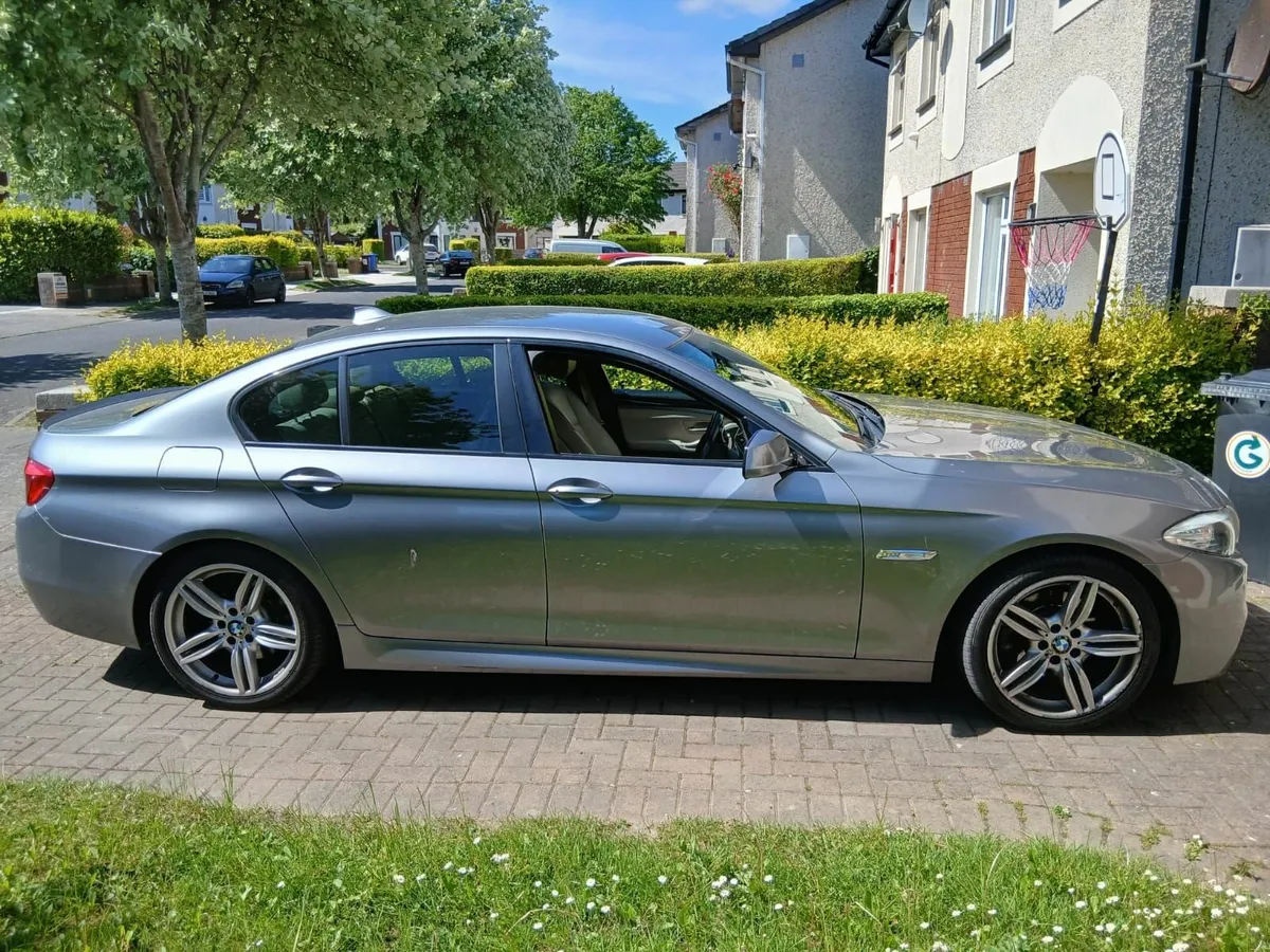 BMW 5-Series 2012 - Image 2
