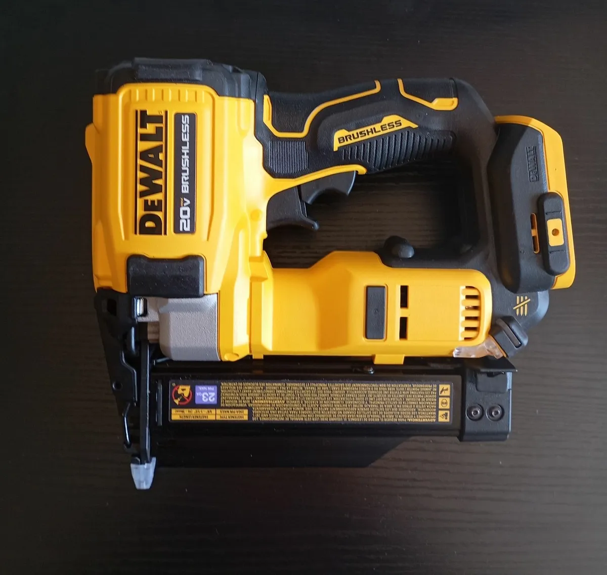 DeWalt 23gauge Finish Nailer - Image 3