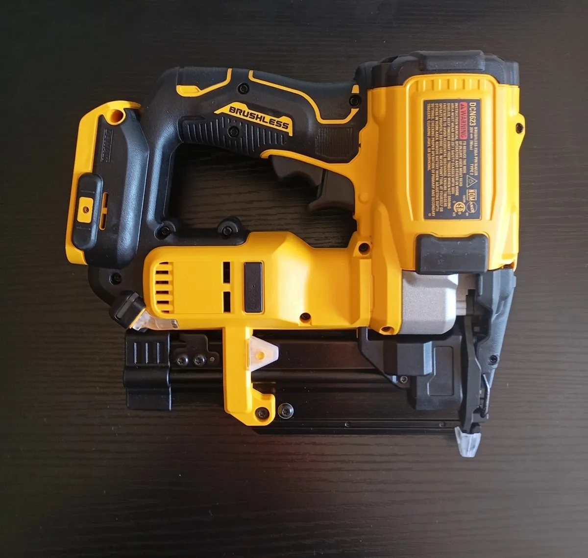 DeWalt 23gauge Finish Nailer - Image 4