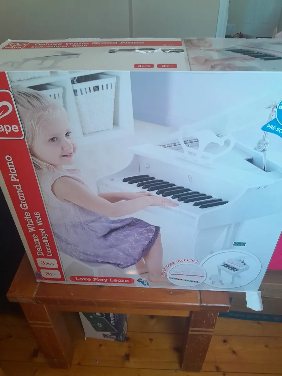 Kids Deluxe Grand Piano white brand new - Image 1