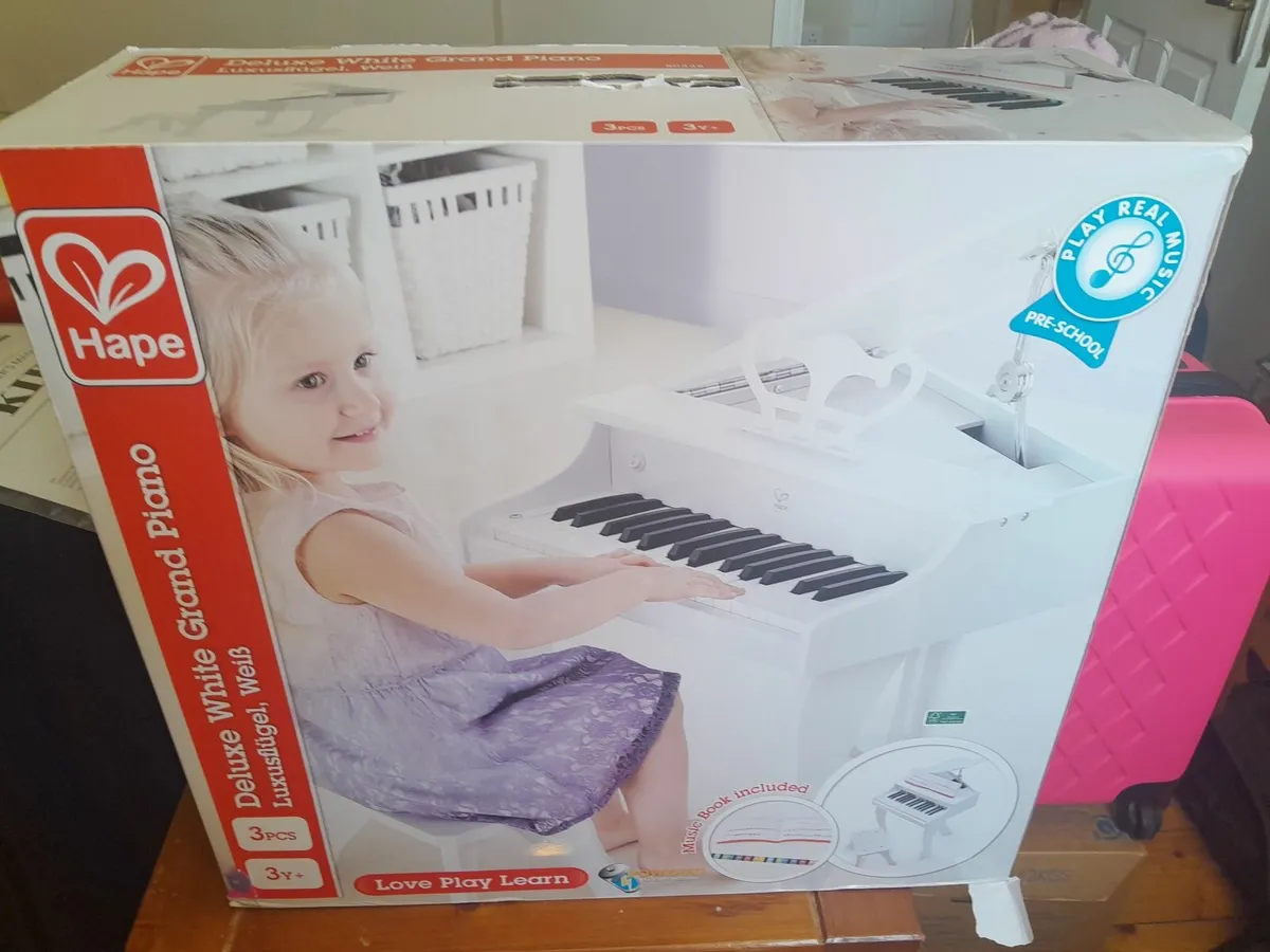 Kids Deluxe Grand Piano white brand new - Image 2