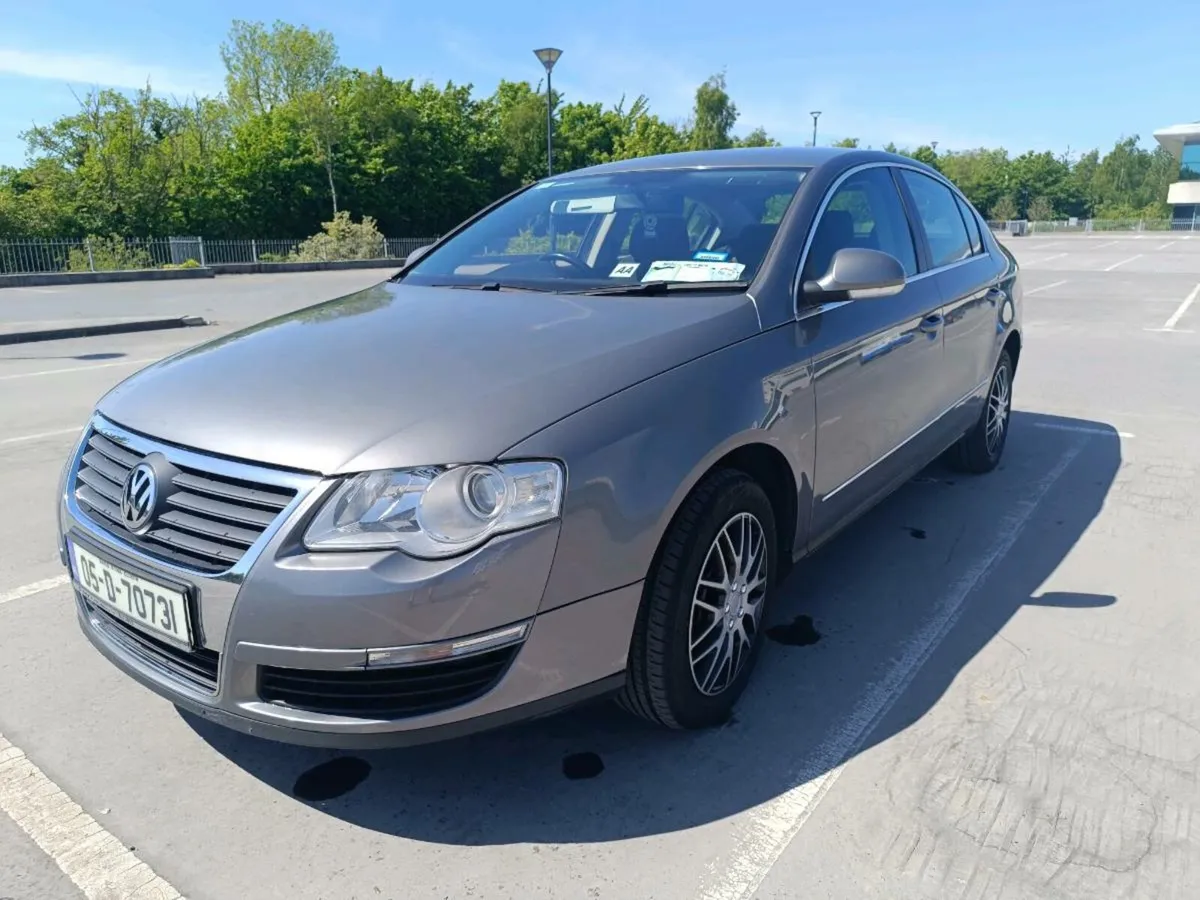 2005 Volkswagen Passat - Image 3