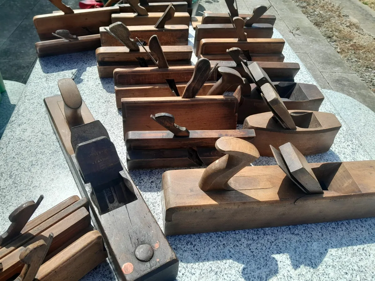 Twenty four wood planes - Image 3