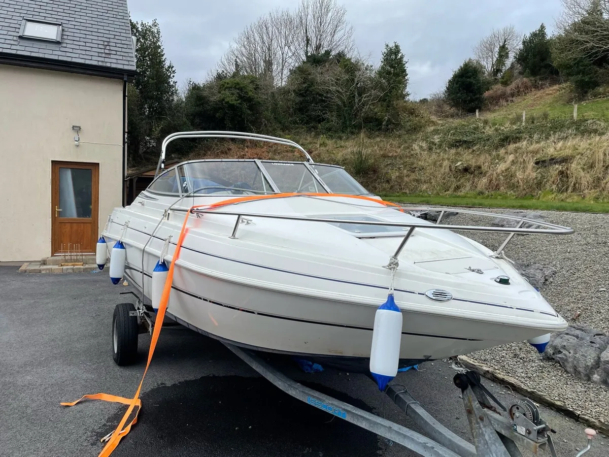 Glastron 2005 motor boat - Image 3