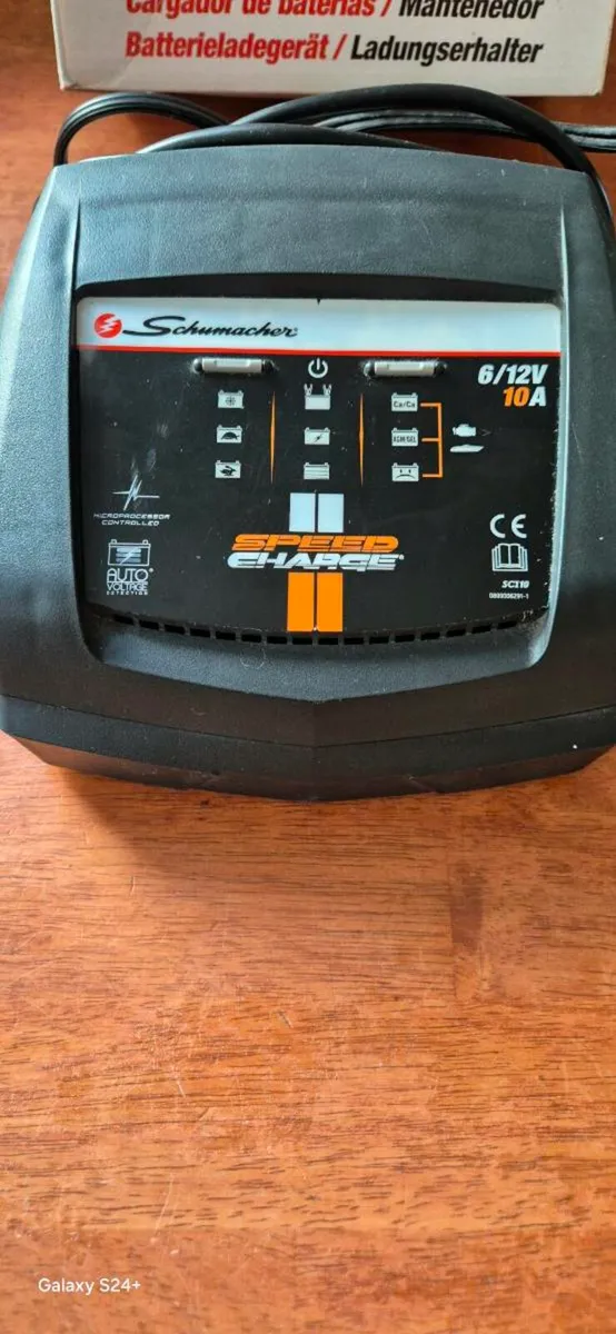 Battery Charger - Image 4