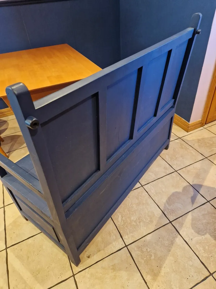 Wooden bench - Image 1