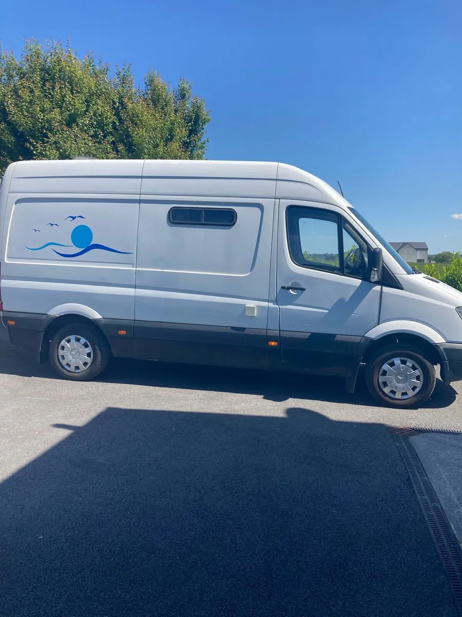 Camper van - Image 3