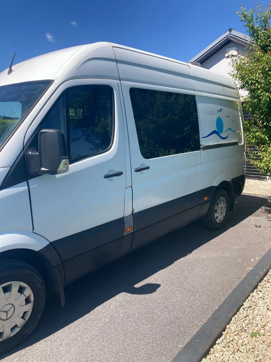 Camper van - Image 3