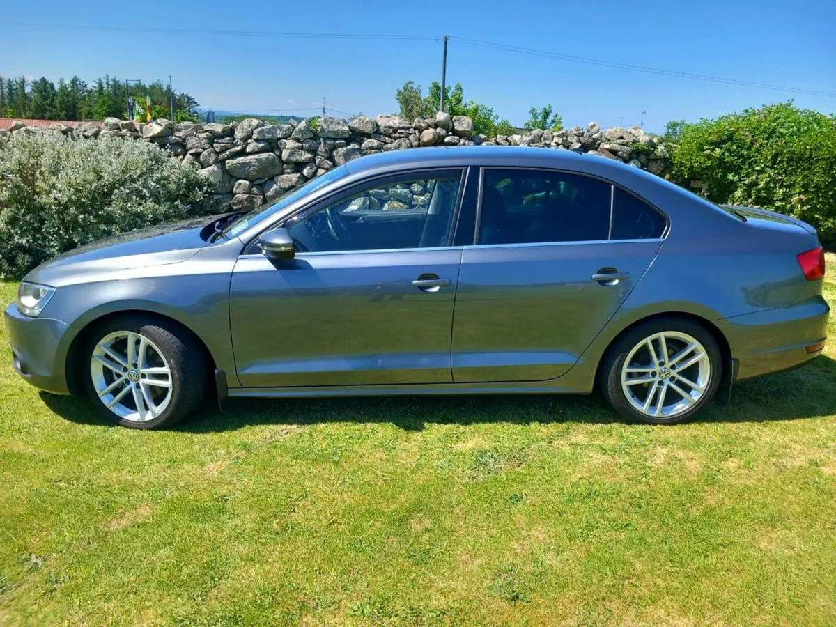 2013 Vw jetta - Image 2