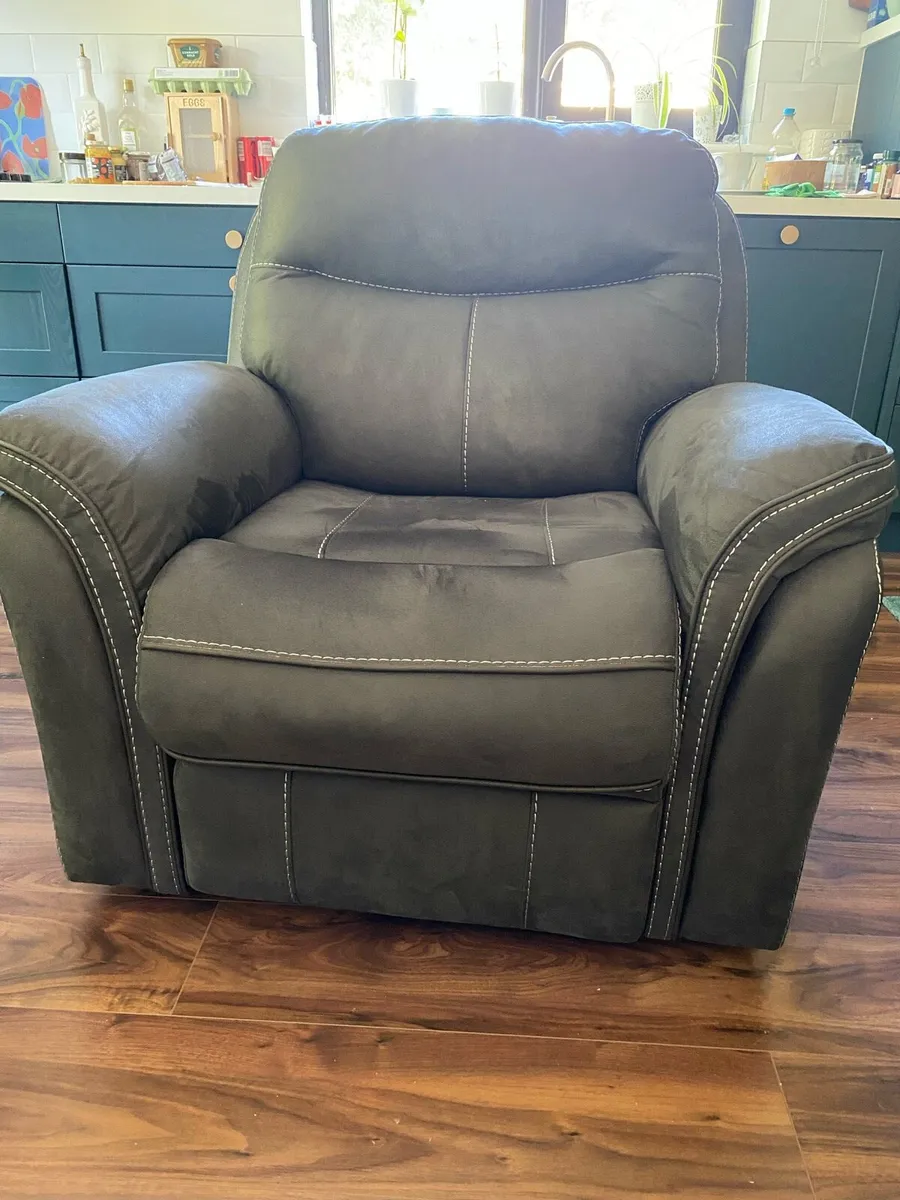 Manual reclining armchair - Image 3