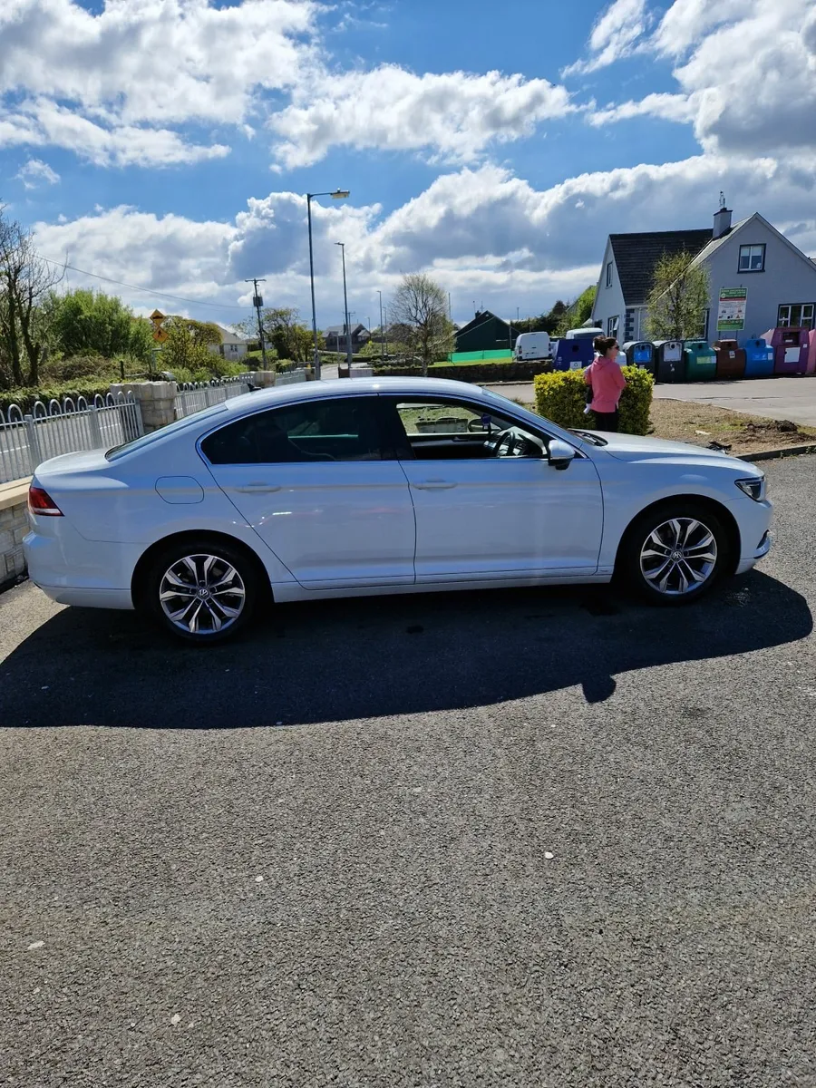 Volkswagen Passat SE Business edition - Image 1