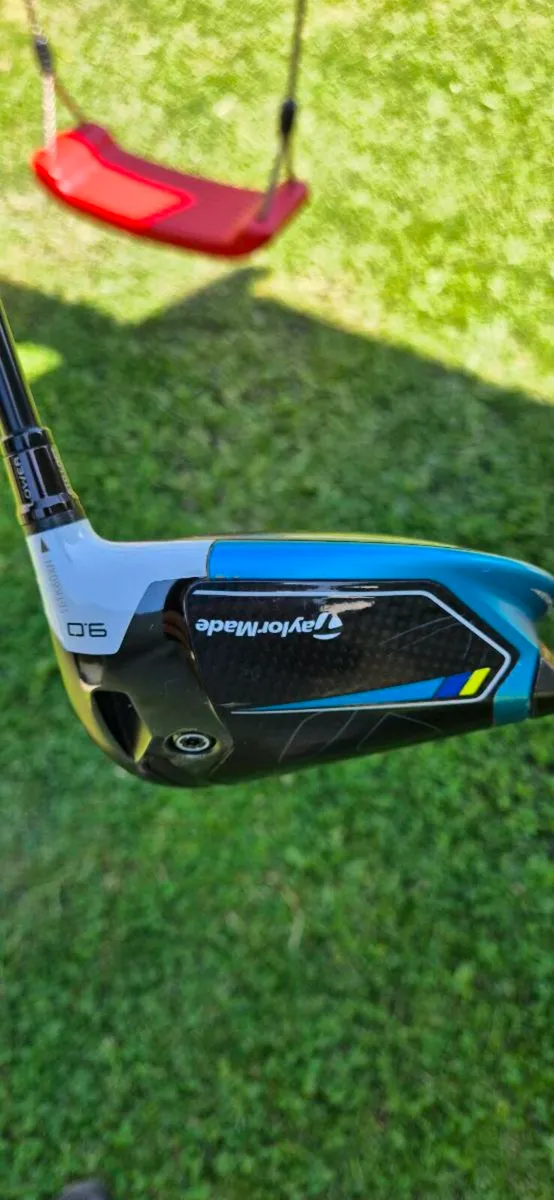 Taylormade Sim 2 Max driver great condition - Image 2