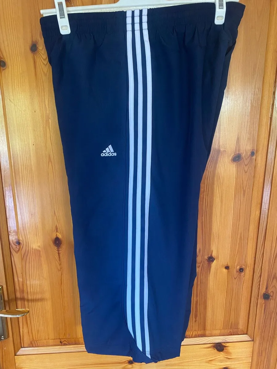 Adidas 3/4 tracksuit pants - Image 3