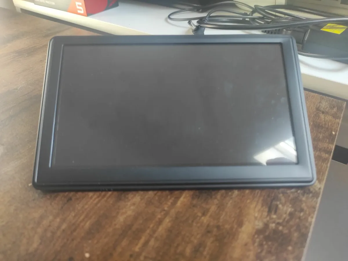 Android 7 inch car display  with back up camera - Image 1