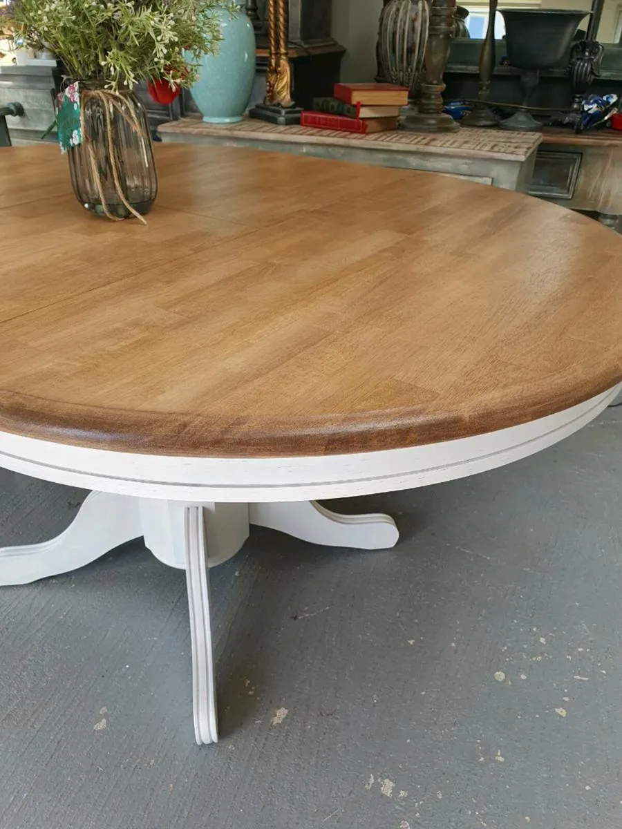6 seater extendable dining table - Image 3