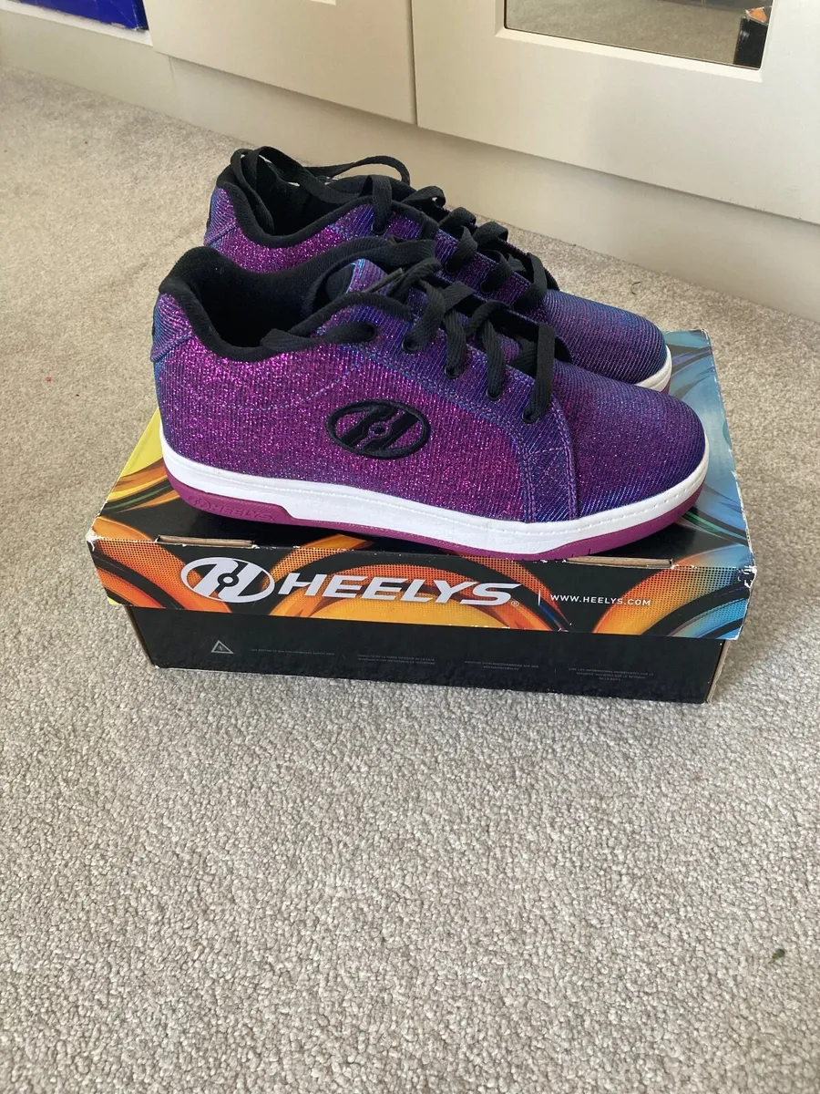 Heelys size 7 - Image 1