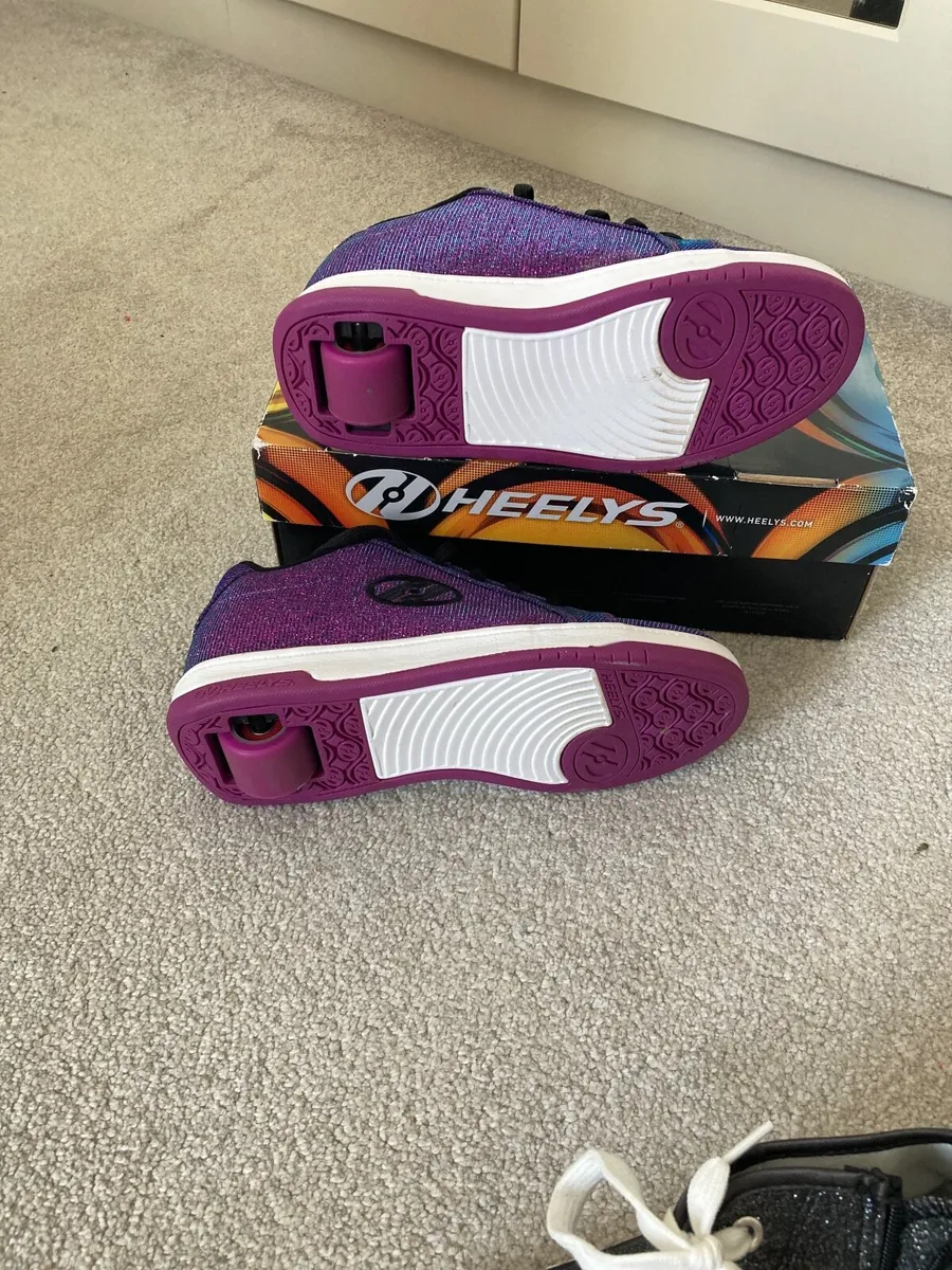 Heelys size 7 - Image 2