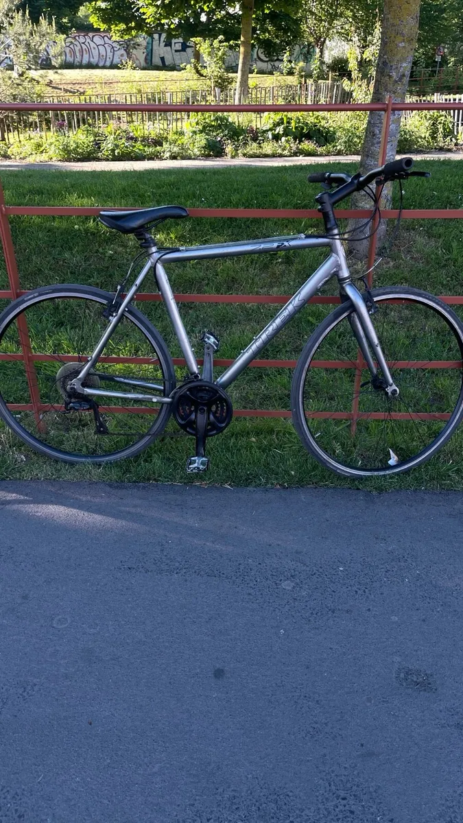 Trek hybrid bike - Image 1