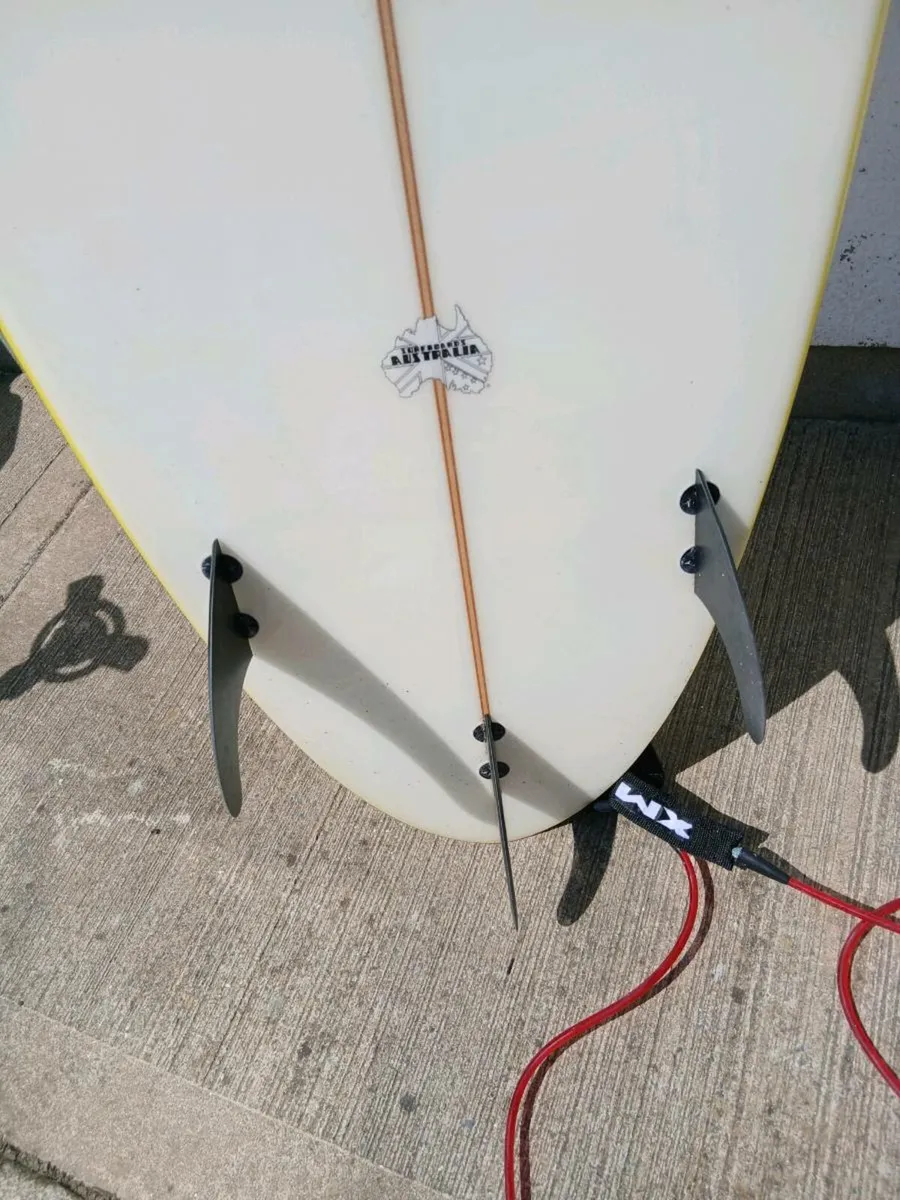 Surfboard - Image 4