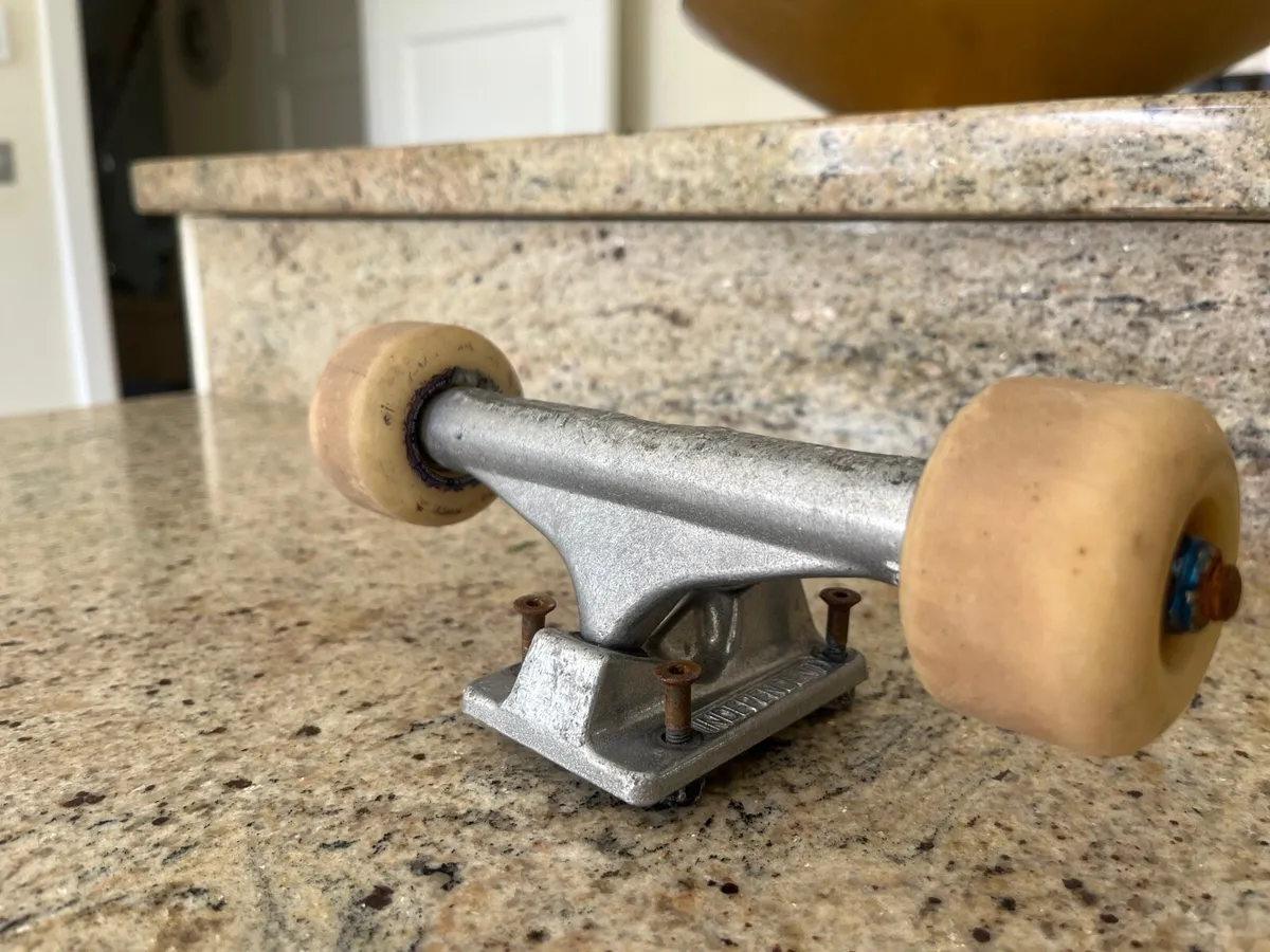 Skateboard Trucks (read description) - Image 1
