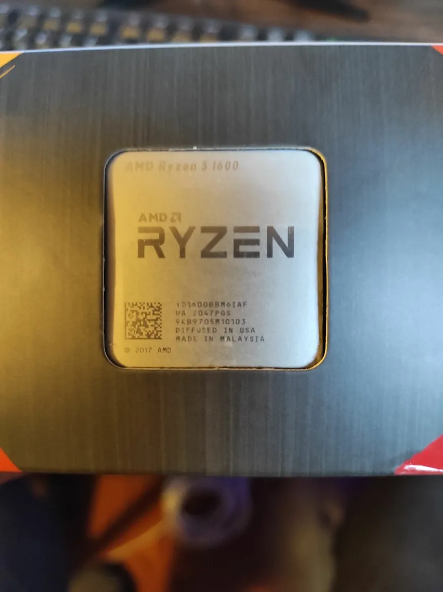 CPU AMD Ryzen 5 1600 3,2 GHz AM4 - Image 1