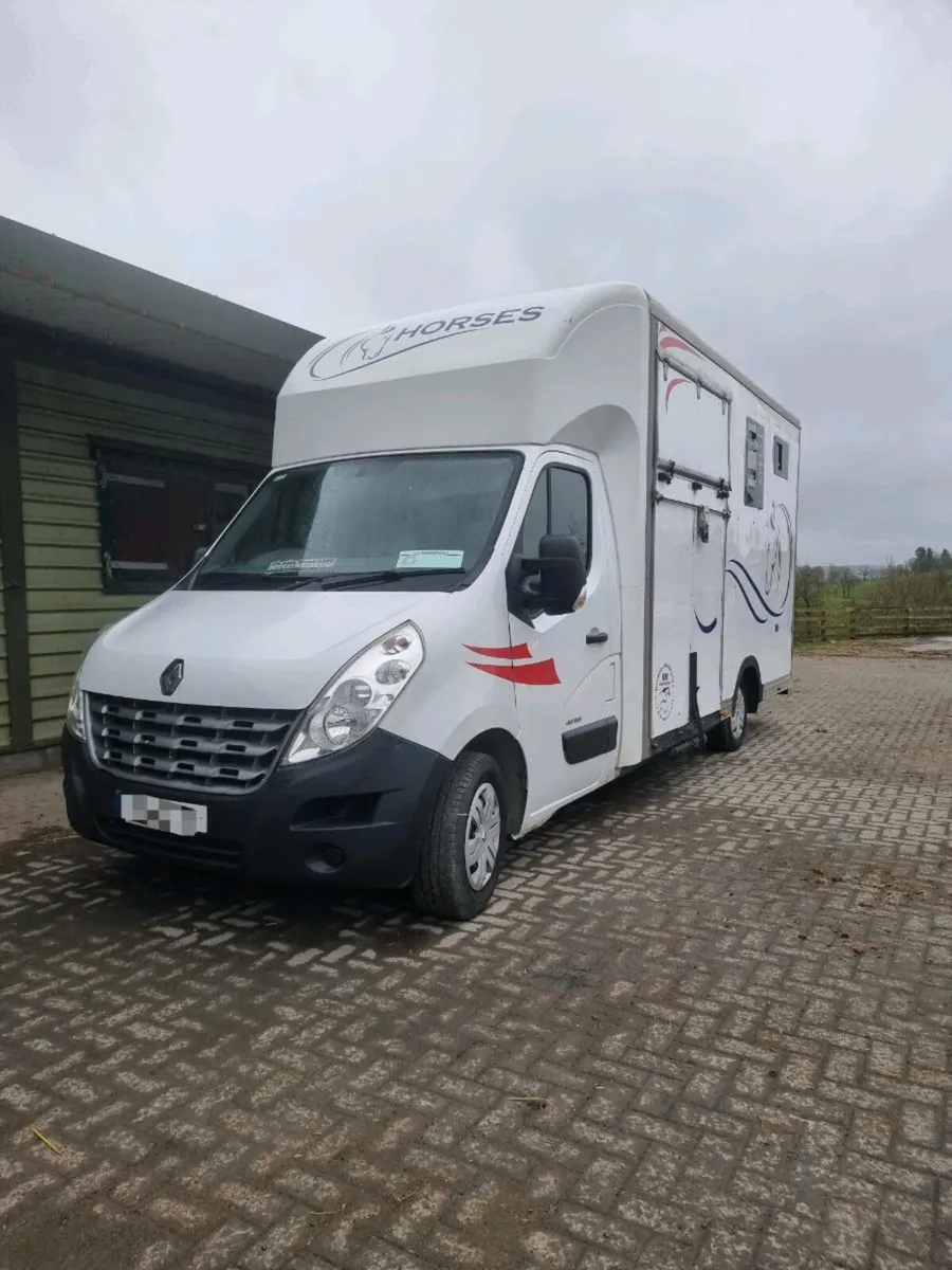 3.5t Horse Box - Image 1