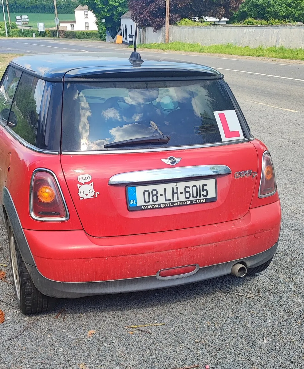 2008 Red mini cooper d - Image 3