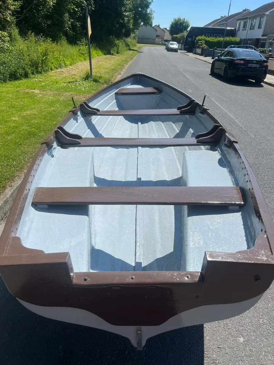 17ft mayfly with engine, oars and trailer - Image 4